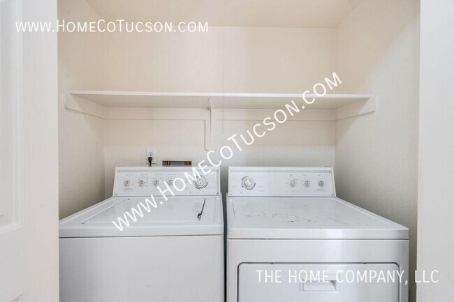 Building Photo - 7811 E Starbright Ct