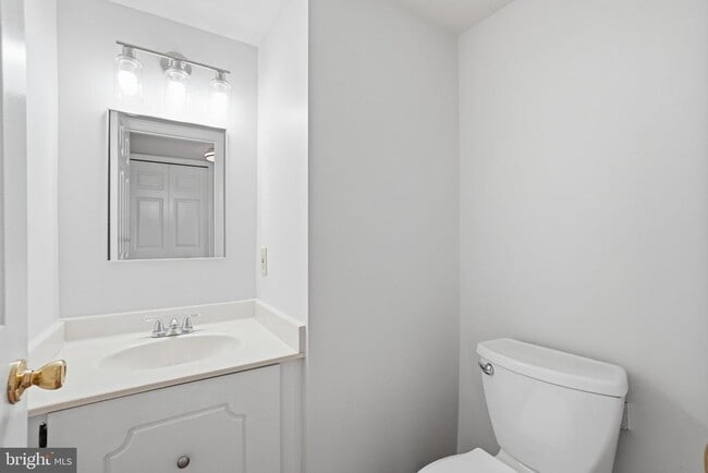 Building Photo - 9713 Waterline Dr