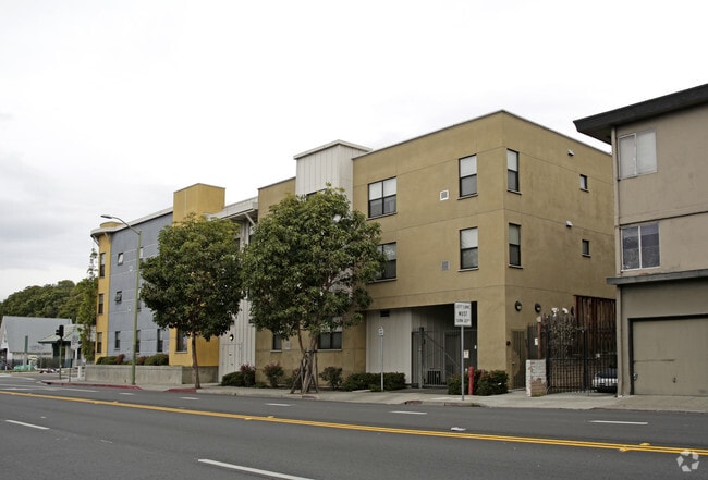 Building Photo - Eastmont Court