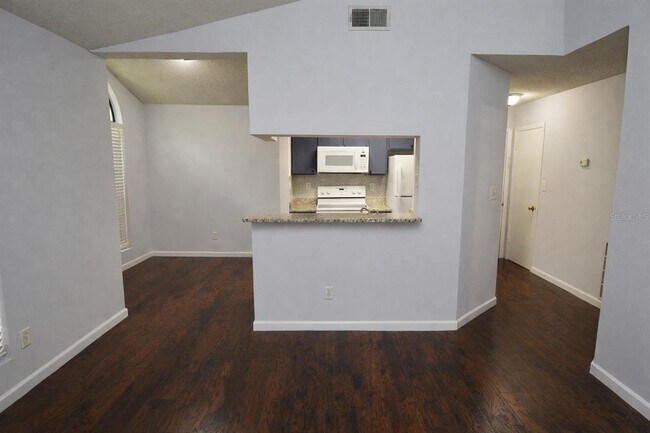 Building Photo - 8635 Mallard Reserve Dr