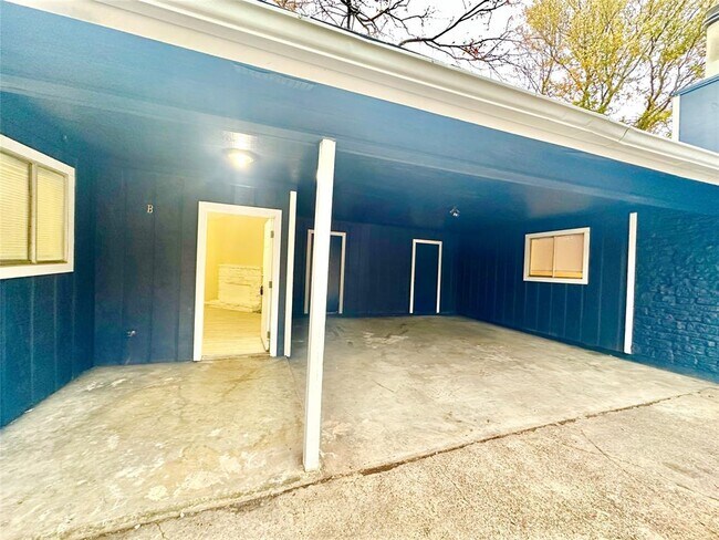 Building Photo - 4302 Scottsdale Rd