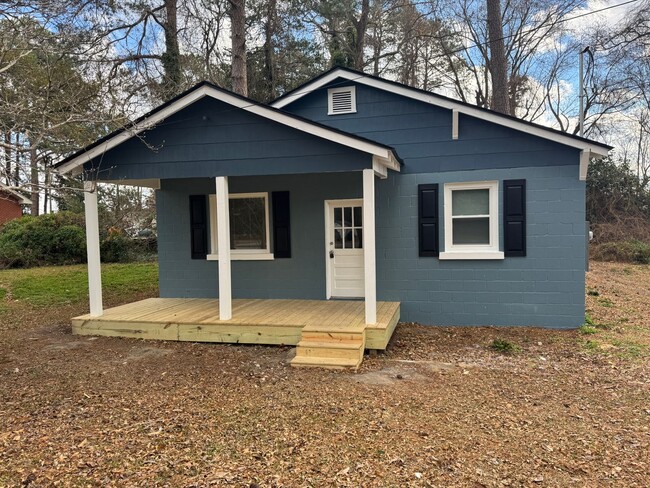 Primary Photo - Renovated House Near RWI Airport