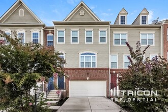 Building Photo - 1032 Pultney Ln