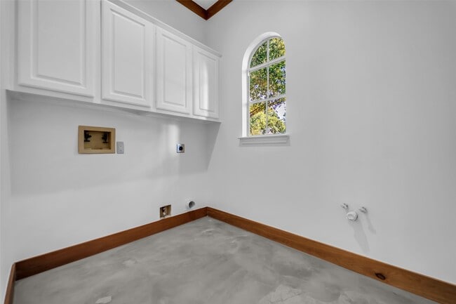 Building Photo - 106 N Floral Leaf Cir