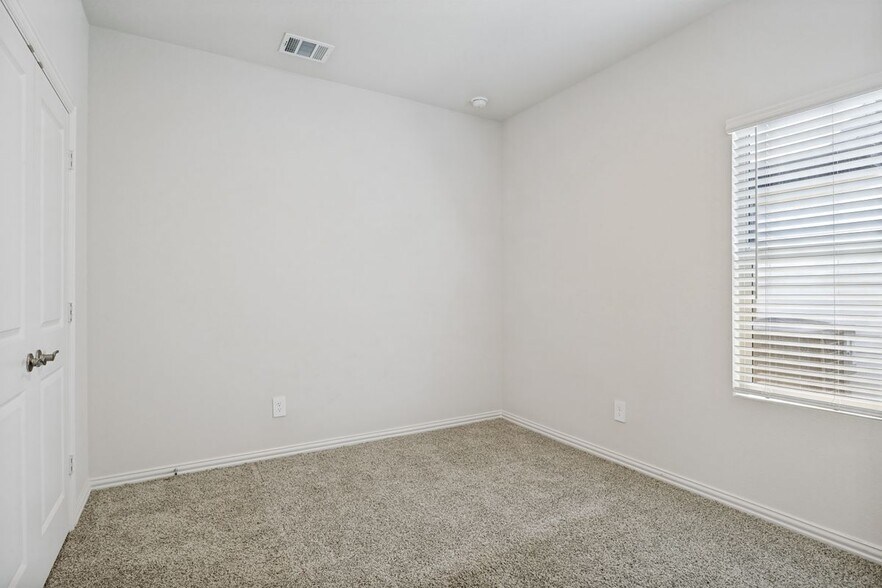 Building Photo - 4000 Marble Fls Dr