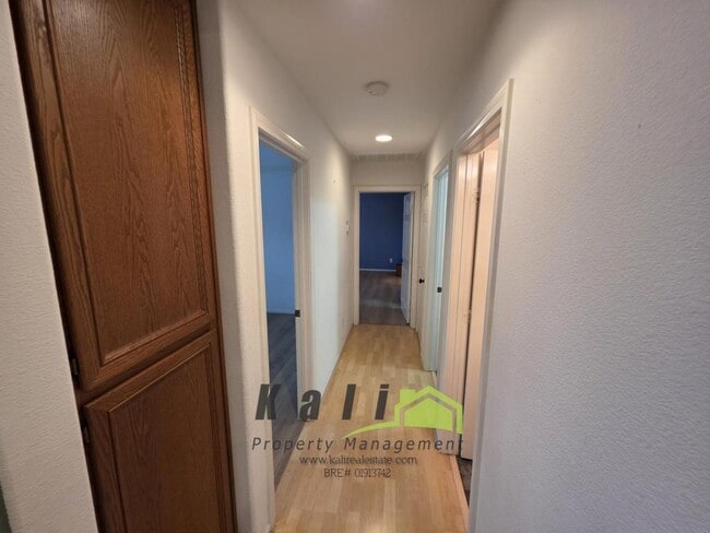 Building Photo - 2295 Whistling Ln