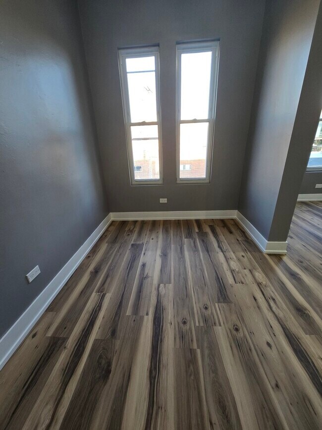 Building Photo - 3732 S Calumet Ave