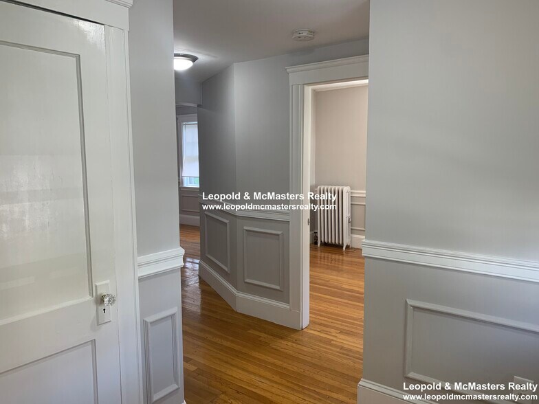 Building Photo - 136 Arlington St