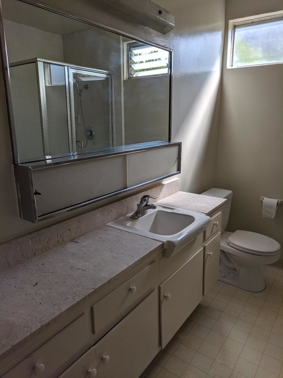 Bathroom - 1637 Veteran Ave