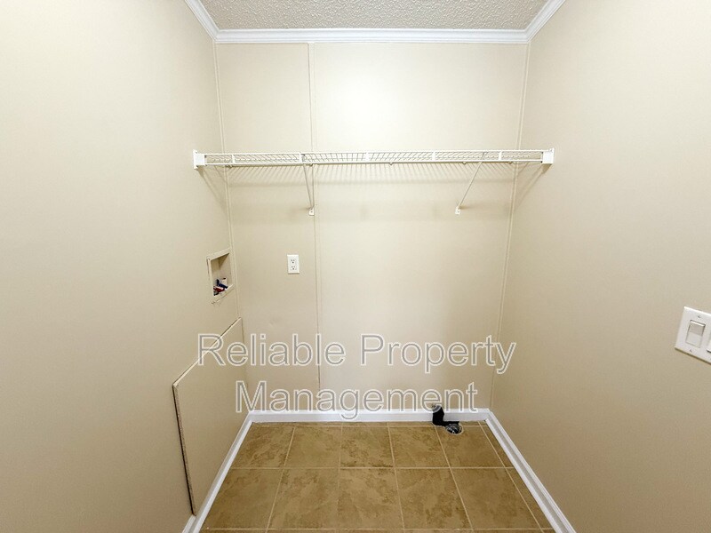 Building Photo - 101 Spring Branch Ln
