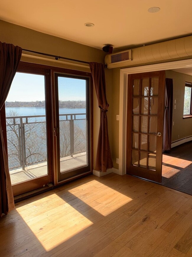 Building Photo - Large two bedroom top floor Condo....over looking lake Harriet.