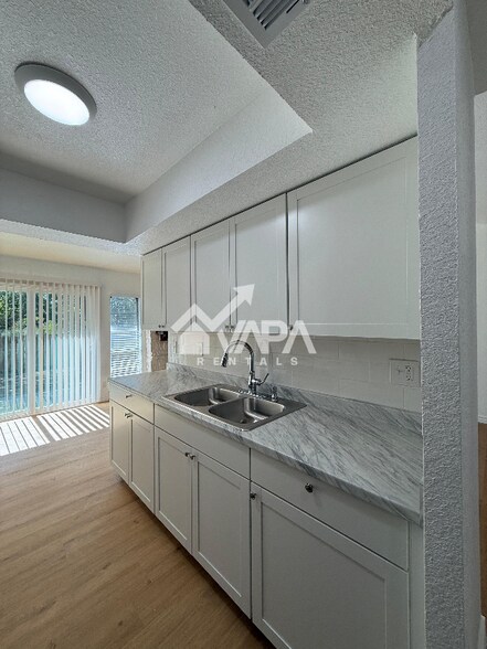 Building Photo - 9318 Adams Hill Dr