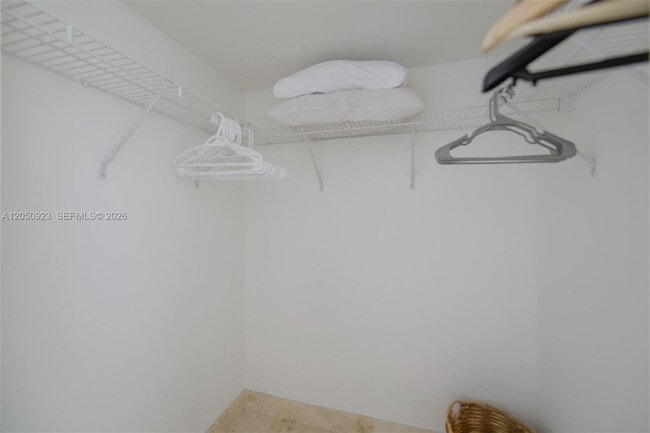 Building Photo - 1200 Brickell Bay Dr