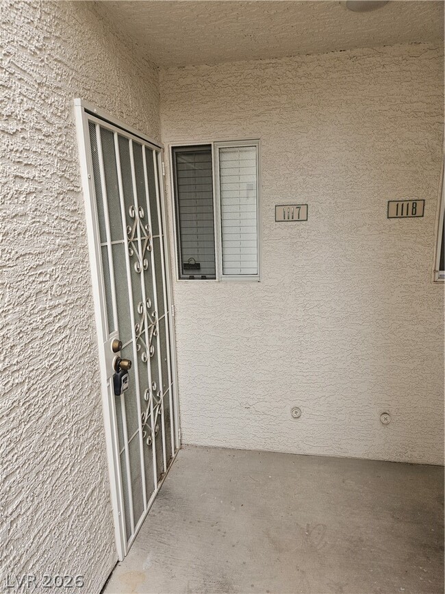 Building Photo - 7100 W Pirates Cove Rd