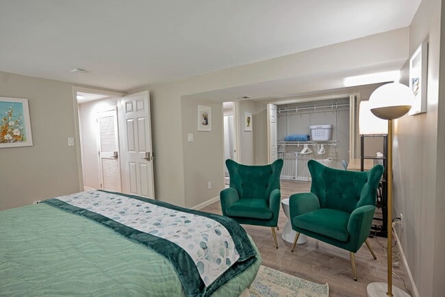 Building Photo - 413 SE Lana Ct