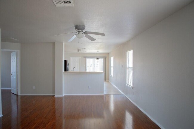 Building Photo - 135 Holmstrom St