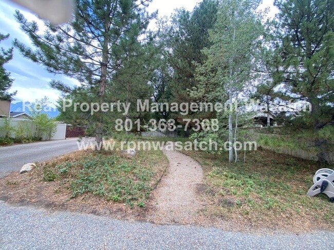 Building Photo - Check out This Stunning 3 Bedroom 2.5 Bath...