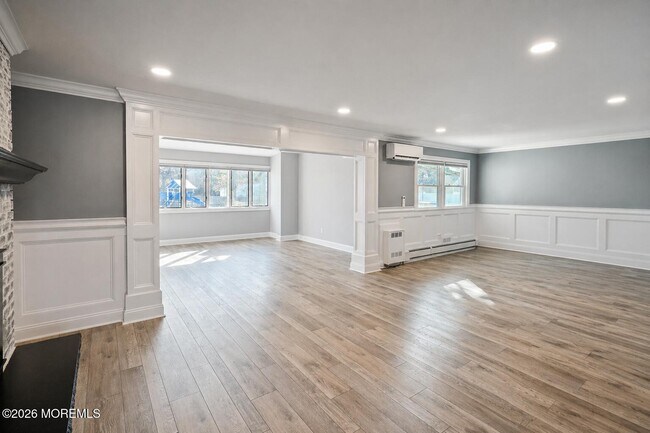 Building Photo - 437 Adamston Rd