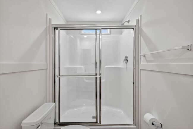 Building Photo - Brand-New Home on Canal to Lake Griffin – Available Now!