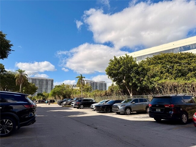 Building Photo - 8255 Lake Dr