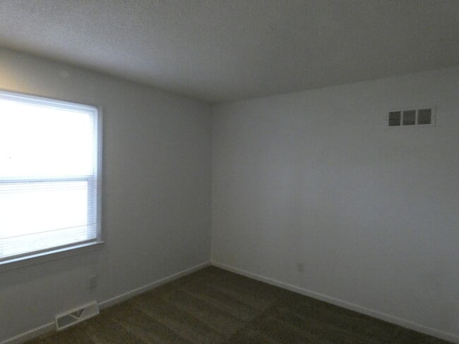 Building Photo - Beautiful Home in North Kansas City School District!