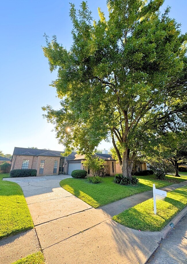 Building Photo - 2011 Echo Ridge