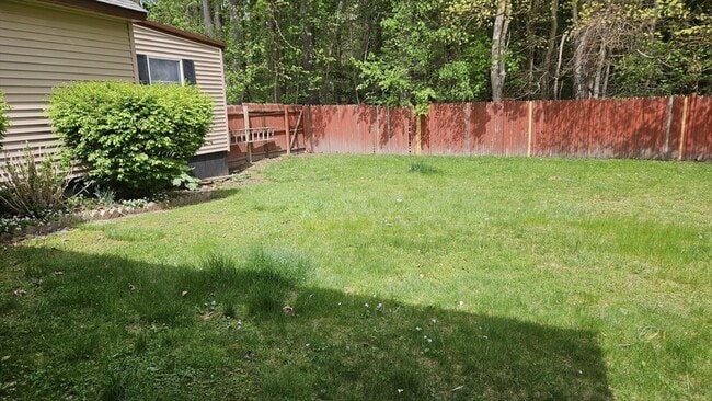 Building Photo - 2 Hedgeway St