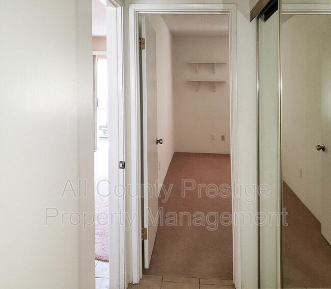 Building Photo - 4554 E Paradise Village Pkwy N