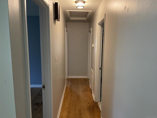 Building Photo - 107 Caran Rd
