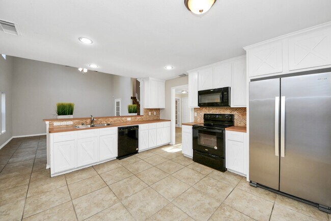 Building Photo - 1903 Ryansbrook Ln