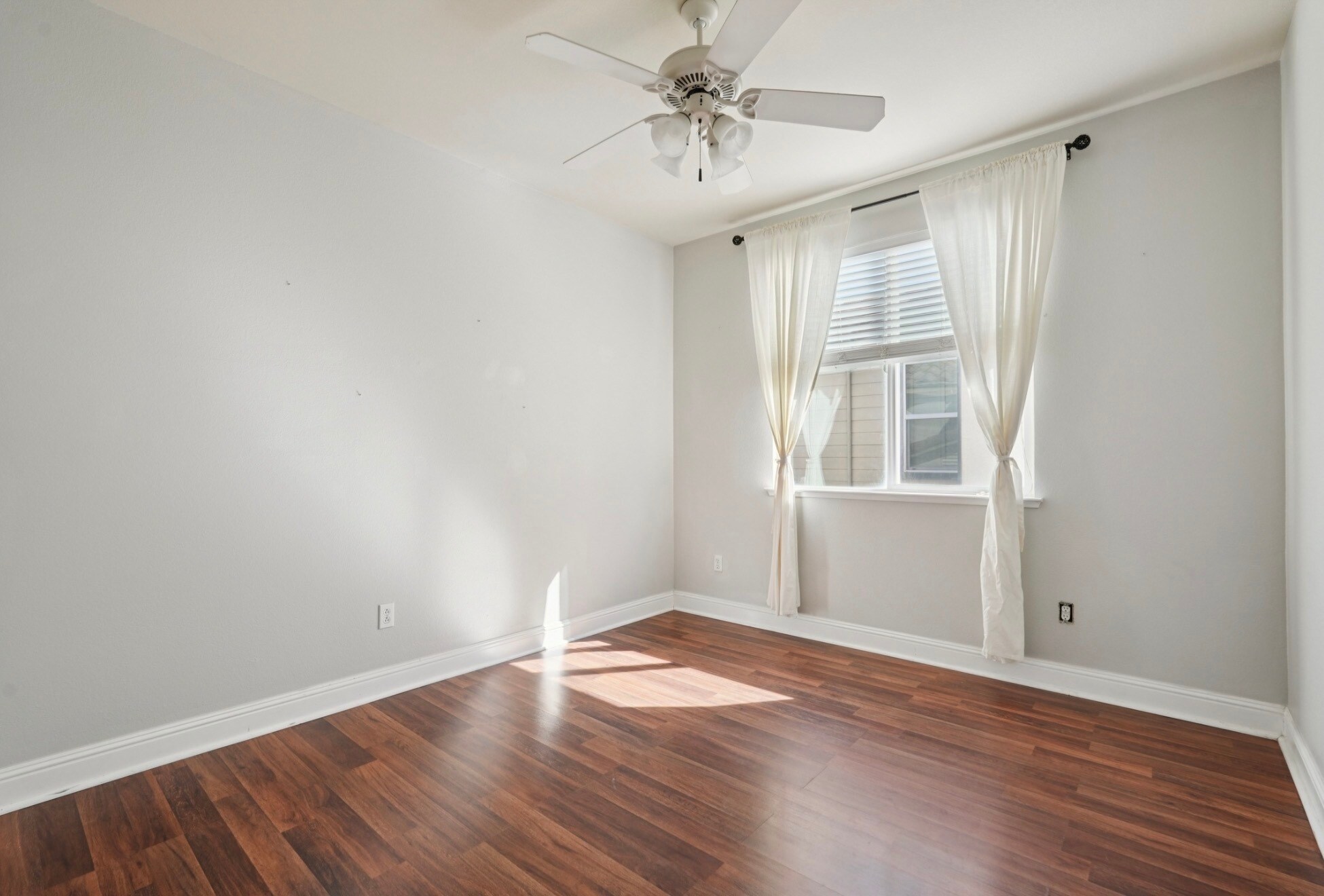 Building Photo - 2070 Katnich Ln