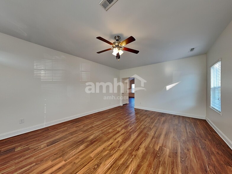 Building Photo - 9013 Ristau Dr