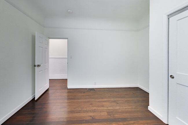 Building Photo - 554a Natoma St