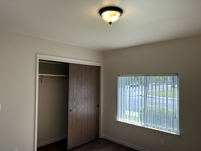Building Photo - 1333 Glenbrook Way