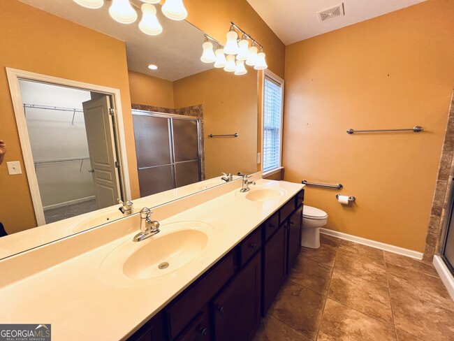 Building Photo - 130 Magic Lily Dr