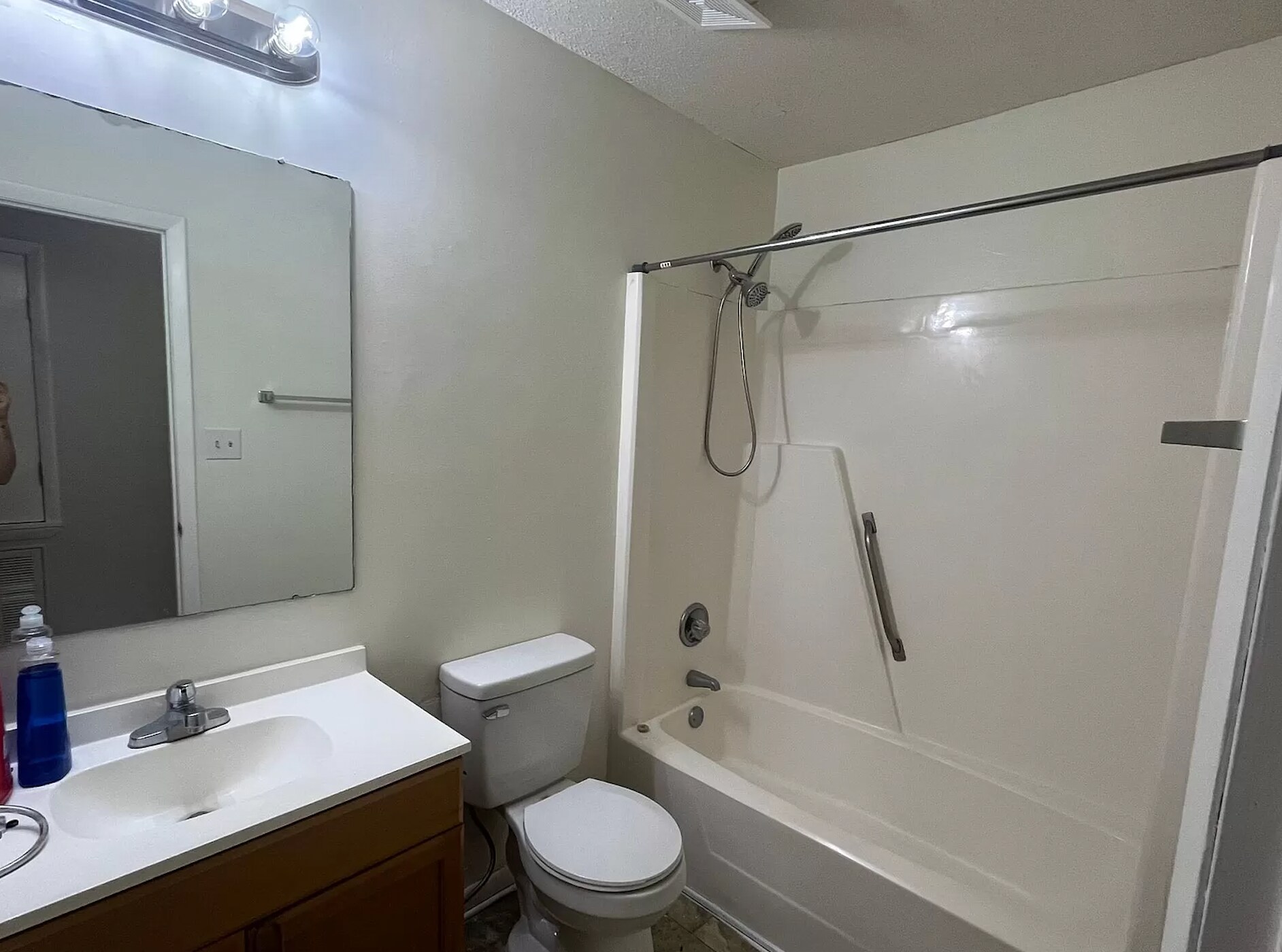 Building Photo - 3576 Torbay Dr