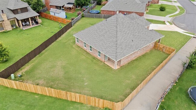 Building Photo - 1504 Sandpiper Ln