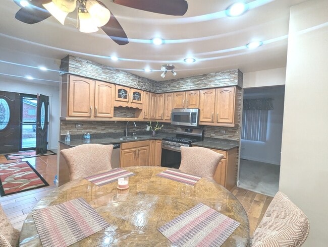 Building Photo - 1200 Jacqueline Dr