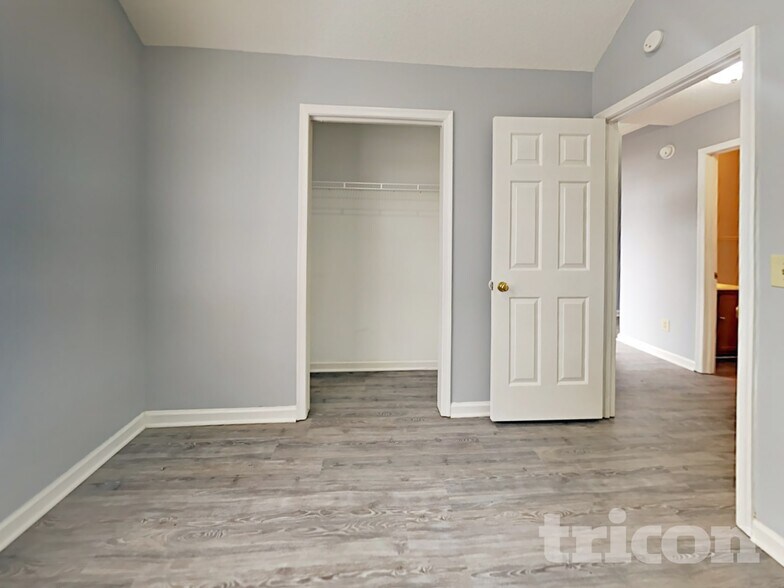 Building Photo - 100 Chippenham Cir