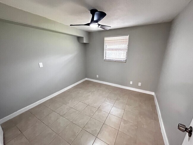 Building Photo - Charming, Newly Renovated 3-Bedroom Home w...