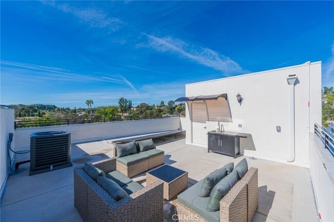 Building Photo - 712 Chestnut Ave