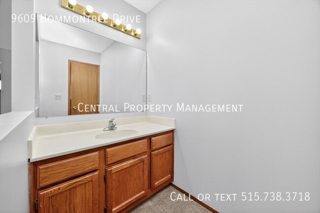 Building Photo - 9609 Hammontree Dr