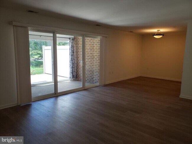 Building Photo - 3221 S Leisure World Blvd