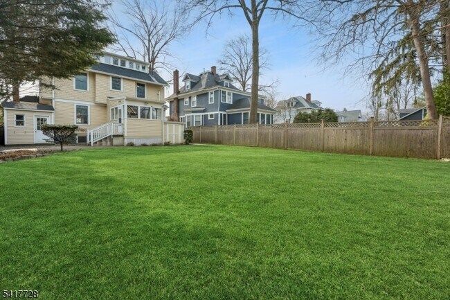 Building Photo - 439 St Marks Ave