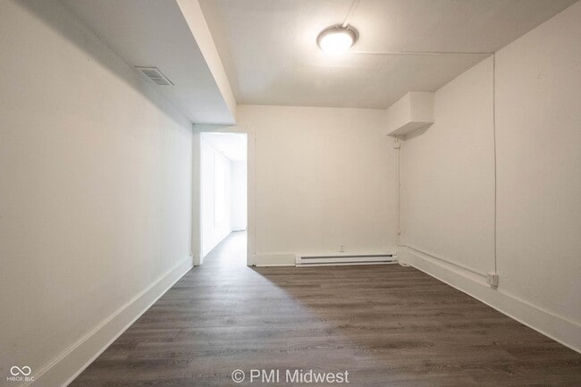 Building Photo - 238 N Beville Ave