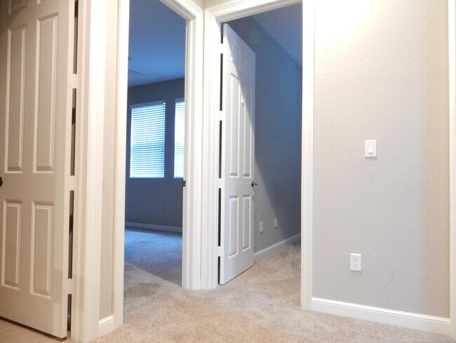 Building Photo - 661 Corte Madera Ln