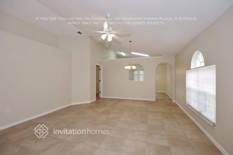 Building Photo - 438 Cadenza Dr