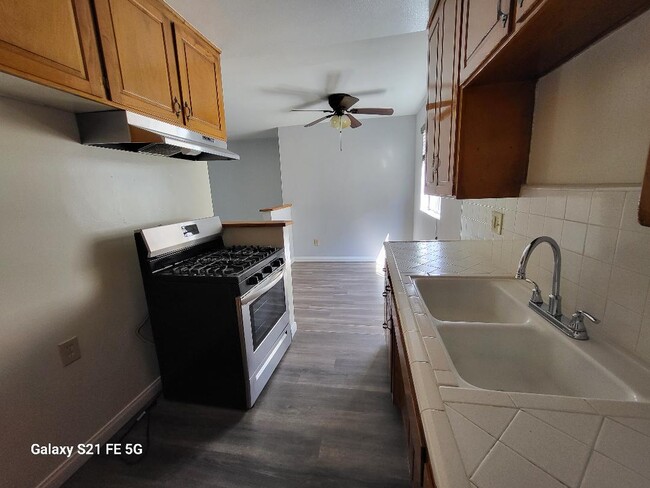 Building Photo - 540 N Florence St