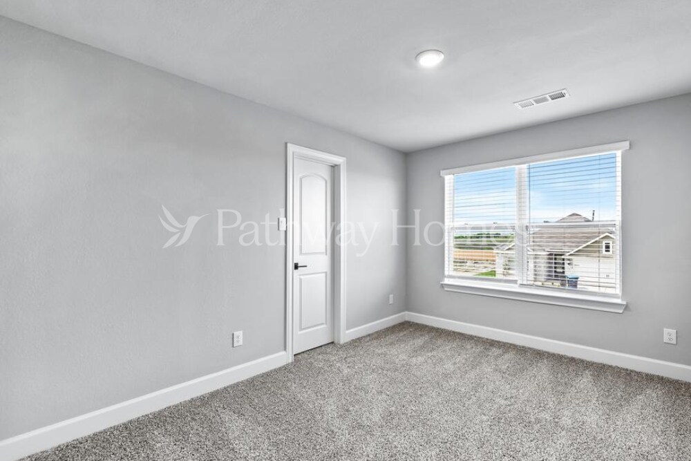 Building Photo - 1033 Sleepy Owl Ln