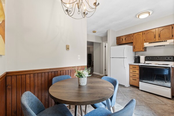 Building Photo - 0 Spanish Manor